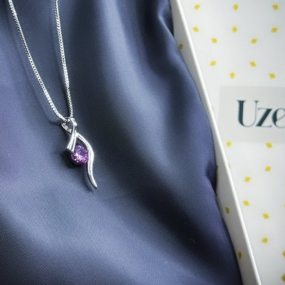 Curve Pendant Necklace