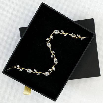 Floréve | Floral Crystal Bracelet | Uzenia