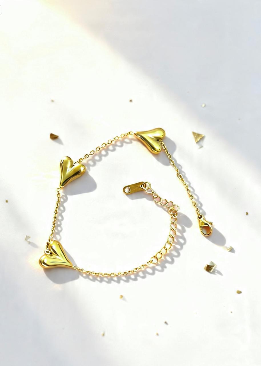 Gold Heart Bracelet "Adjustable"